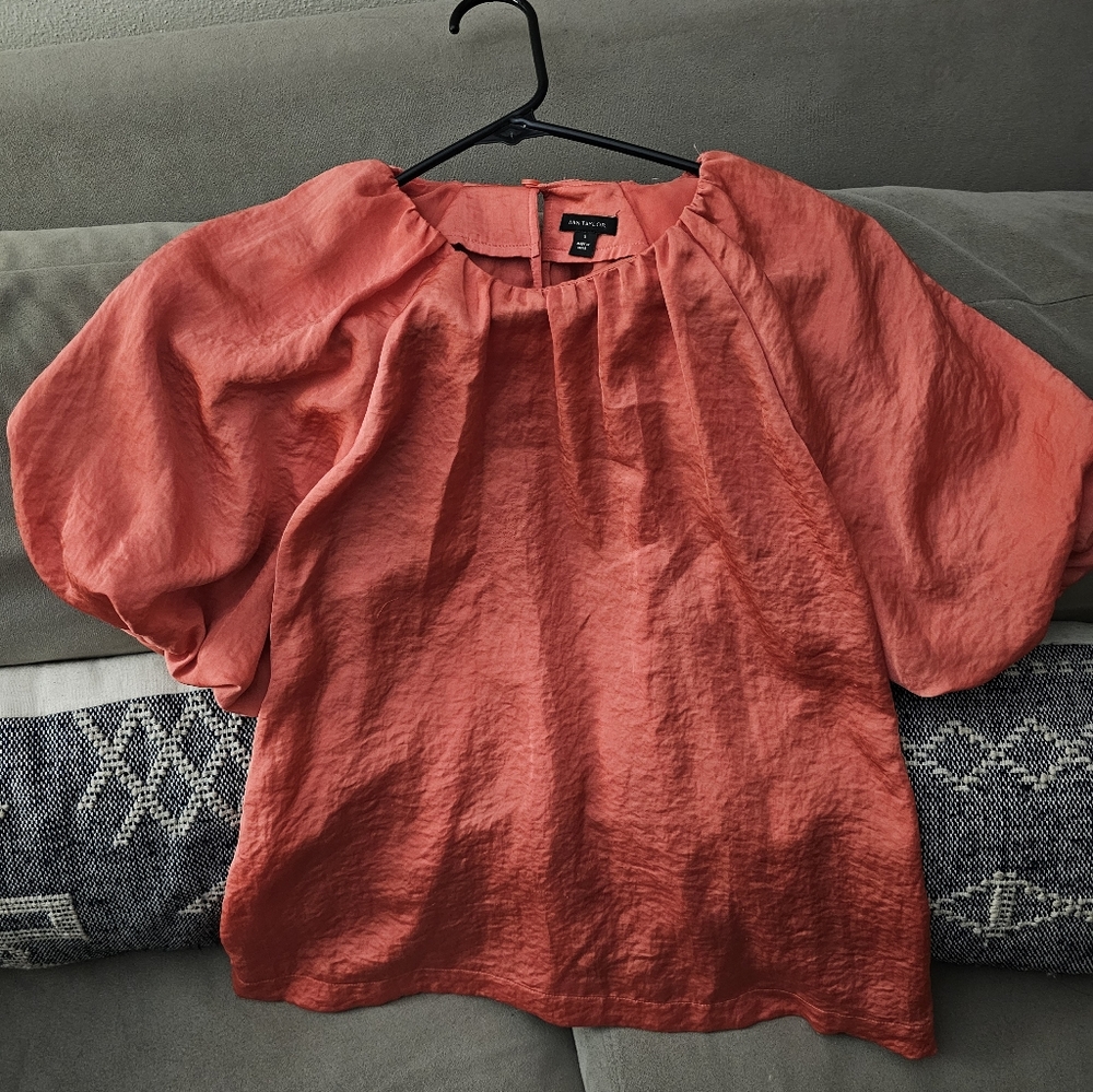 Ann Taylor Puff Sleeve Crinkle Top SZ SMALL